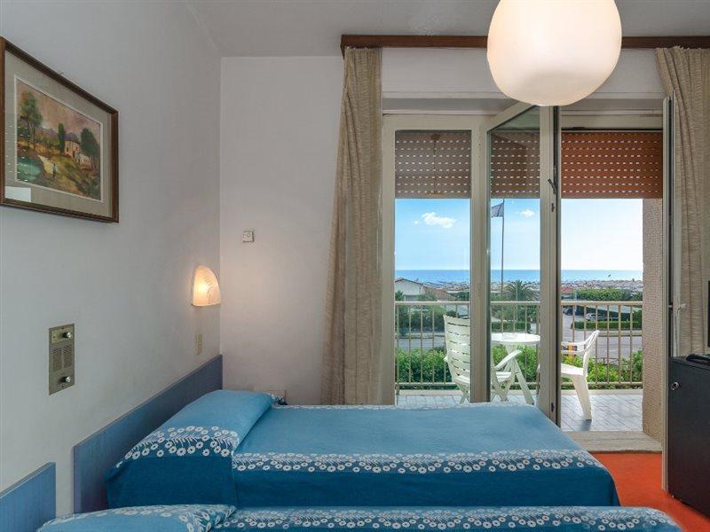 Hotel Brasilia Marina di Pietrasanta Exteriör bild