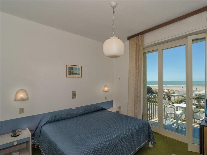 Hotel Brasilia Marina di Pietrasanta Exteriör bild