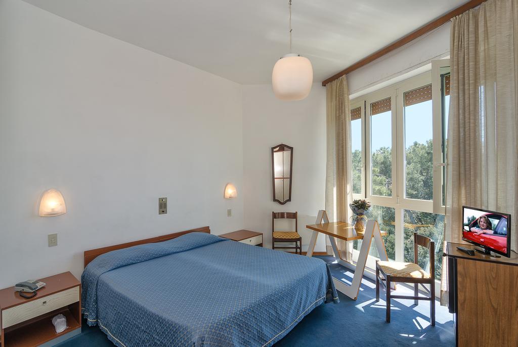 Hotel Brasilia Marina di Pietrasanta Exteriör bild