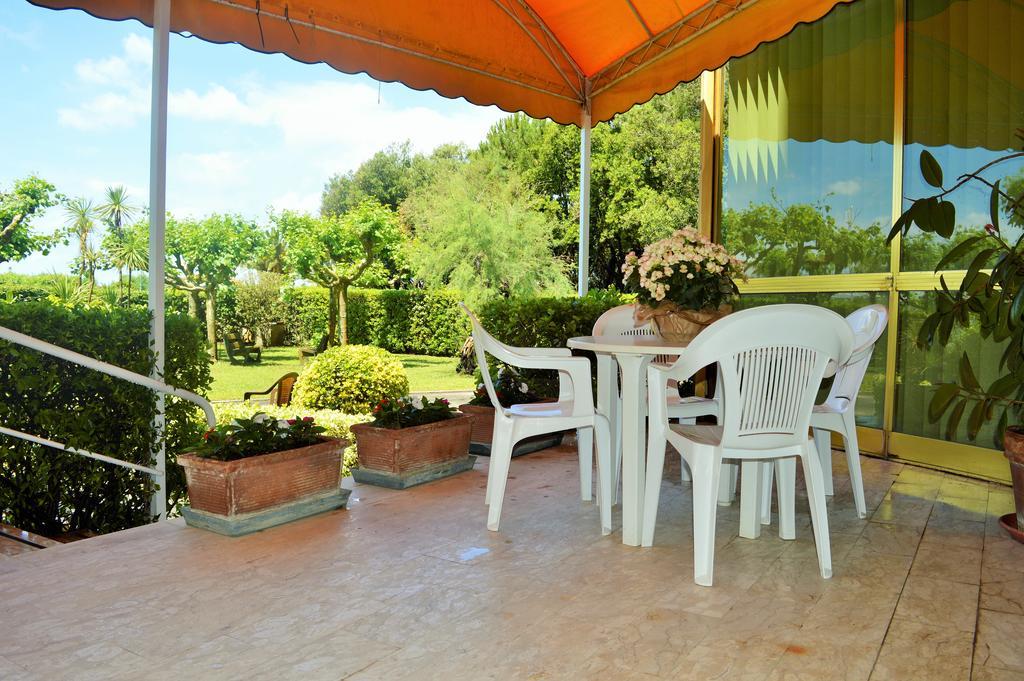 Hotel Brasilia Marina di Pietrasanta Exteriör bild