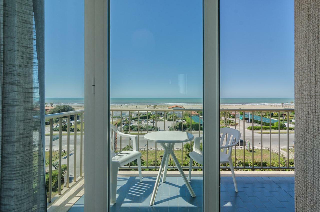 Hotel Brasilia Marina di Pietrasanta Exteriör bild
