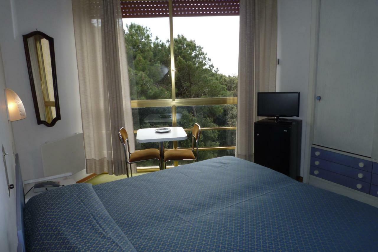 Hotel Brasilia Marina di Pietrasanta Exteriör bild