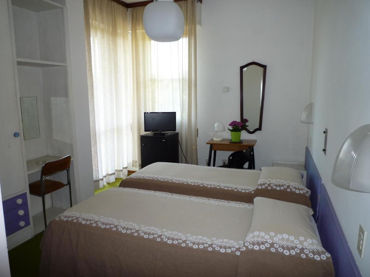 Hotel Brasilia Marina di Pietrasanta Rum bild